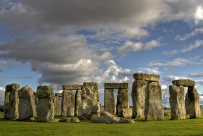http://www.open.ac.uk/platform/news-and-features/ou-students-stonehenge-dig-put-to-the-vote-for-award