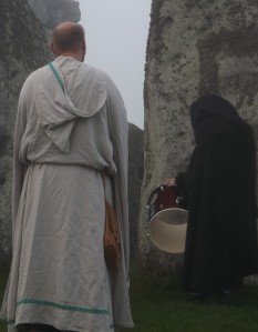 Stonehenge-Equinox-Solstice-open-access-pilgrims (114)