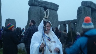 Stonehenge-Equinox-Solstice-open-access-pilgrims (14)