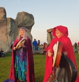 Stonehenge-Equinox-Solstice-open-access-pilgrims (61)