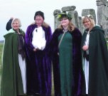 Stonehenge-Equinox-Solstice-open-access-pilgrims (79)